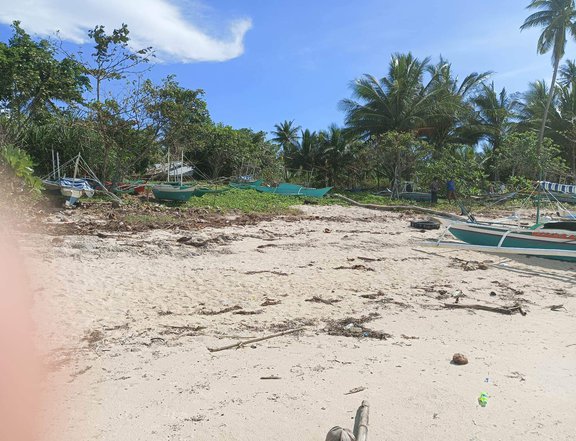 White sand have 3 meters right of way, 100 mtrs beach frontage