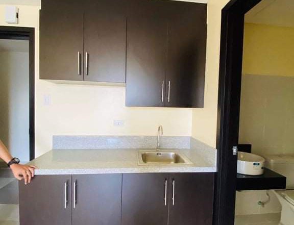 Ready to Move in 1 Bedroom Unit Cash Payment 700K Discount The Rochester Garden in Pasig
