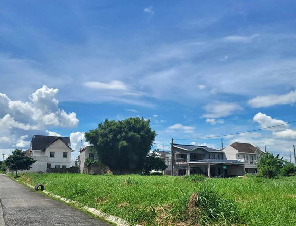 For sale 120sqm RESIDENTIAL LOT in Sta. Rosa Laguna near Nuvali - 13K Monthly 0%INTEREST!