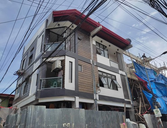 Pre-Selling 3-bedroom Townhouse For Sale in MANDALUYONG City