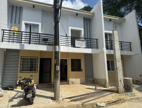 Townhouse for sale near ynares Antipolo city