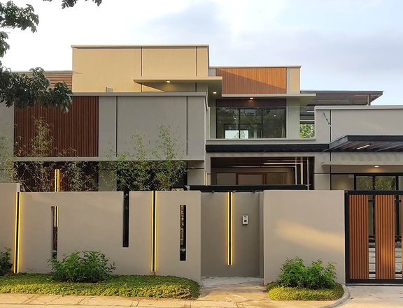 Modern House For sale in Manila Southwoods