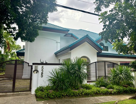 4-bedroom Single Detached House For Lease in Ayala Alabang Village