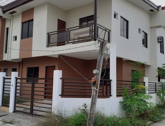 House And For Sale In Multinational Village Paranaque