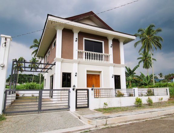 READY HOME! 3-BEDROOM HOUSE & LOT FOR SALE IN LIPA