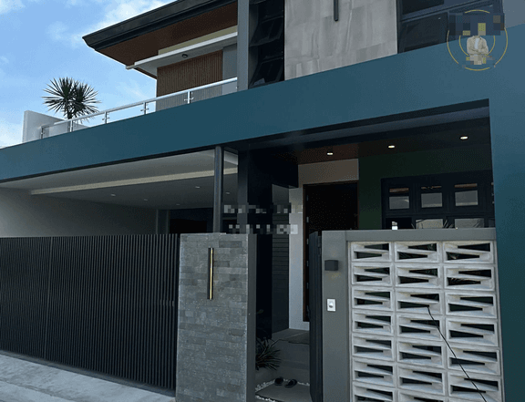 4-bedroom Single Detached House For Sale in Clark Angeles Pampanga