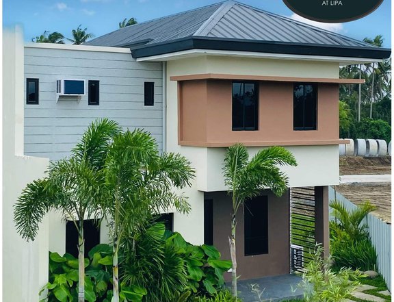 Pre-selling 5-bedroom Single Attached House For Sale in Lipa Batangas