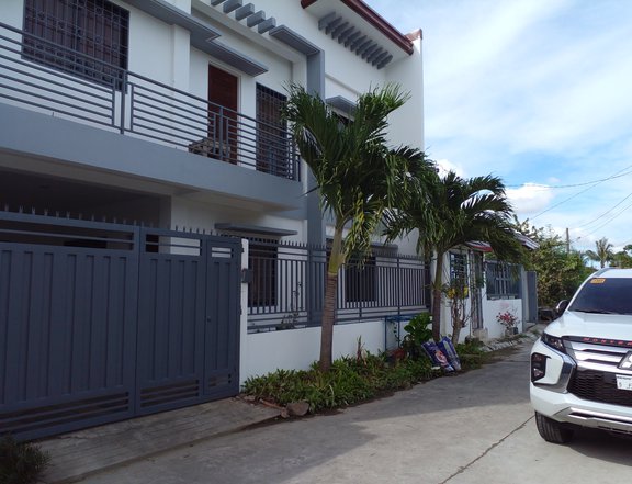2- Storey House (2- units. Good for rental buss. (Price reduced! Negotiable. Owner leaving abroad)