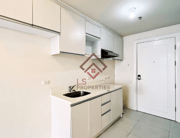 FOR SALE: Twin Oaks Place (East Tower) Studio Unit in Mandaluyong City