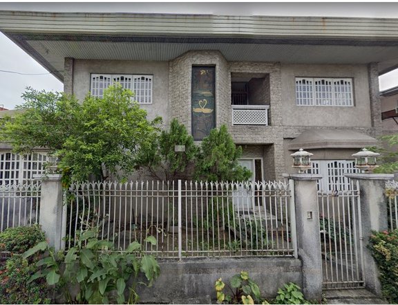 2 STOREY OLD HOUSE & LOT FOR SALE INFRONT PLAZA RIZAL IN PASIG CITY