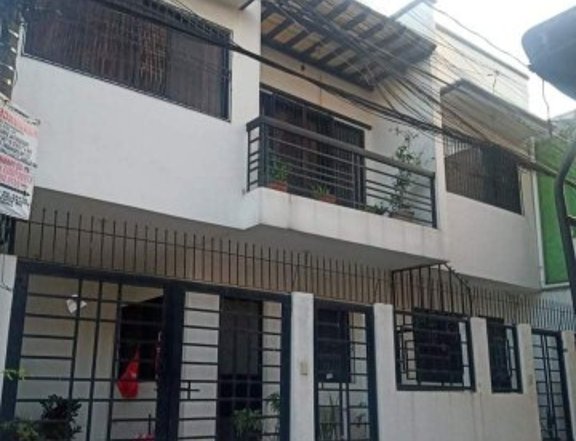 For Sale House and Lot in Brgy Pembo Makati