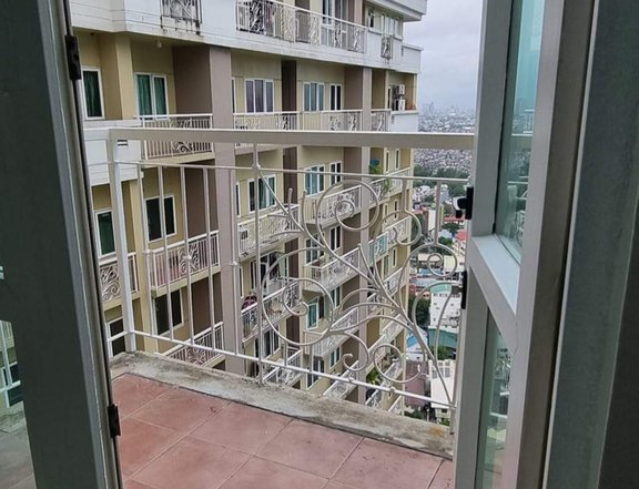 2bedroom condo with parking,for sale in Mandaluyong, Metro Manila