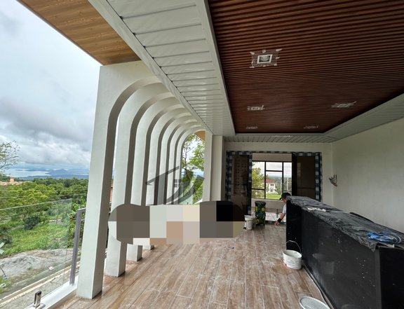 Brandnew Modern 5-bedroom House For Sale in Tagaytay Cavite with rare Taal View