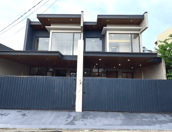 3-bedroom Duplex / Twin House For Sale in Sucat Paranaque Metro Manila