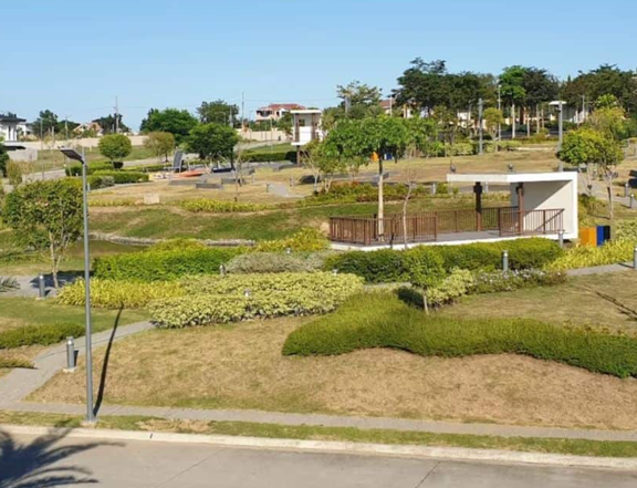 Lot For Sale in The Enclave Alabang