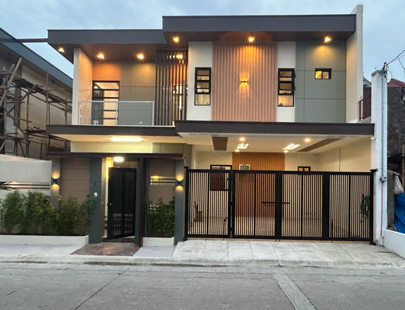 Contemporary 3-Bedroom House for Sale in Talon Dos, Las Pinas City