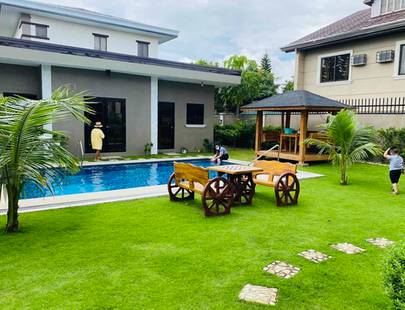 4 Bedroom House with Swimming Pool For Sale in Tagaytay City