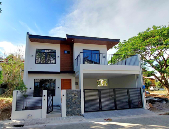 4-Bedroom House for Sale in La Residencia Village Sta. Rosa, Laguna