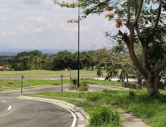 Tagaytay Highlands fairway lot with view