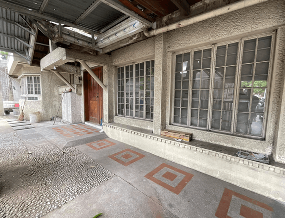 White Plains Compound Lot with Old Structure in Quezon City for Sale