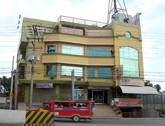 Hotel building that can be diverted to other use for sale in the main road of Ulas Davao City