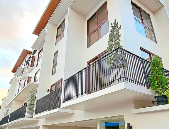 4 Bedrooms Townhouse for Sale in Quezon City with Community Pool