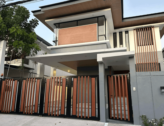 4 Bedroom House and Lot in Marcelo Green Village, Paranaque