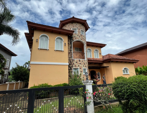 4 Bedroom House for Sale in Portofino South Daang Reyna