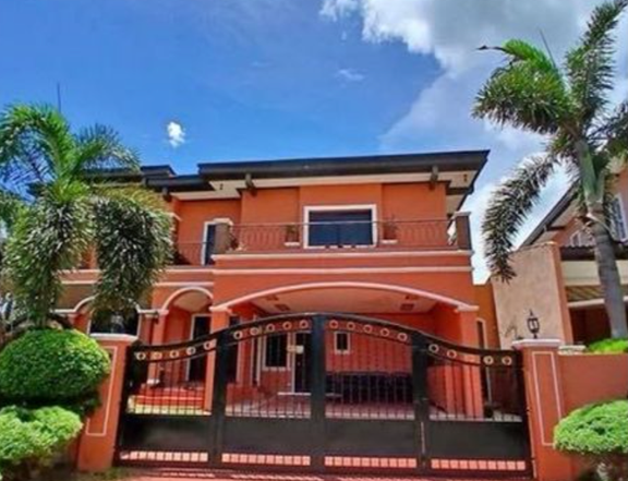 Italian Themed 5-Bedroom House for Sale in Portofino South, Las Pinas