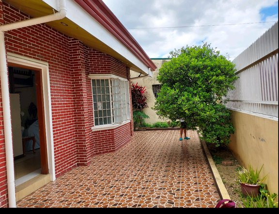 Pre-Owned 3-bedroom Single Attached House For Sale