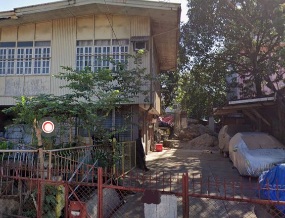 Lot with old structure meets Modern Potential in San Juan City.