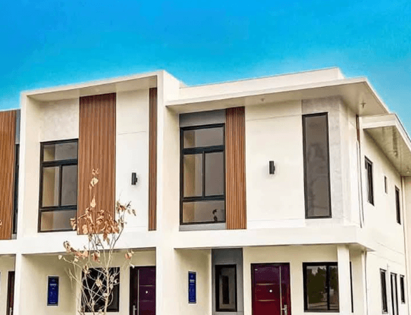 2-bedroom Townhouse for sale in Mabalacat Pampangga-preselling