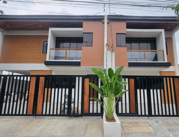 Bedroom Townhouse for Sale in BF Resort Village, Las Pinas