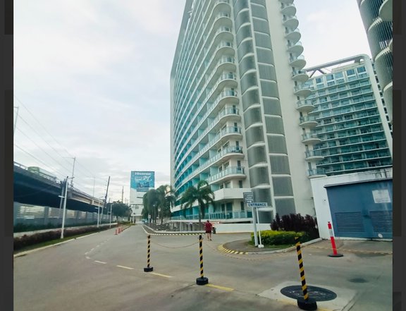 Azure Urban Resort Residences, Maui Tower,  18th Floor, 46.84 sqm 2-Bedroom in Paranaque