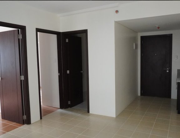 Rush movein 2-BR Condo in Pioneer Mandaluyong - 25k-30k Monthly only
