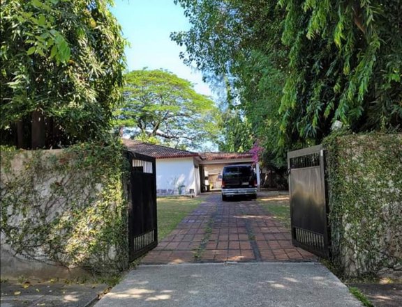 MAKATI DASMARINAS VILLAGE FOR SALE! LOT ONLY..