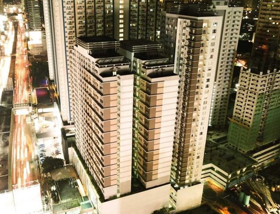 5% DP RENT TO OWN 2BR WITH PATIO ALONG EDSA BONI