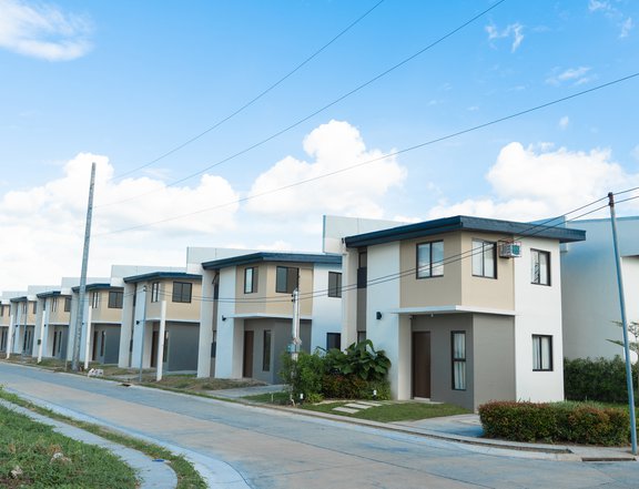 AFFORDABLE 2BR TOWN HOUSE FOR SALE IN AMAIA TRECE MARTIRES NEAR MARKET, TRANSPO HUB AND MALLS