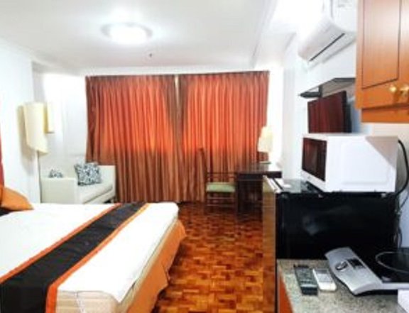 Penthouse Studio Unit For Rent in The Palace of Makati