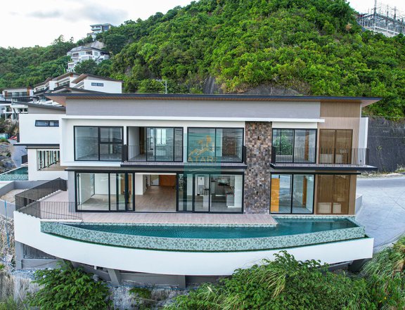 Brandnew Modern Style House With Pool in Monterrazas Overlooking Ocean, City and Mountains