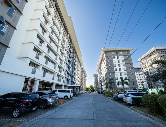 AFFORDABLE MIDRISE CONDOMINUM FOR SALE IN AMAIA STEPS ALABANG NEAR MALLS