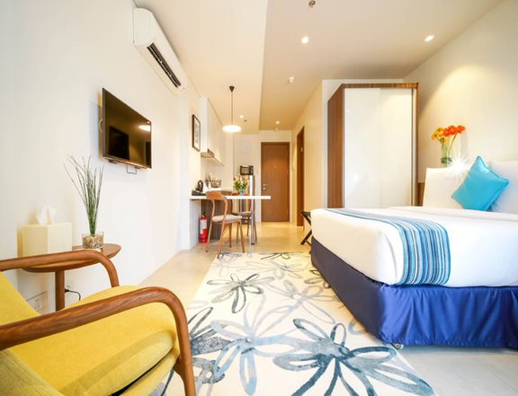 Beautiful & Spacious Studio Seaside Resort Condominium Mactan Cebu PH