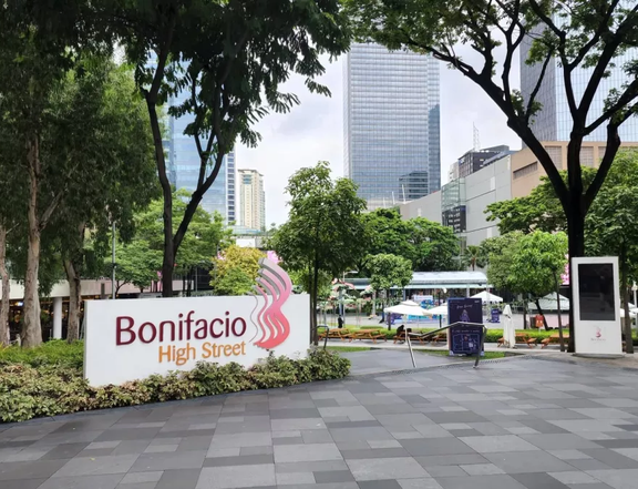 For Rent Lease Office Space Bonifacio High Street in BGC