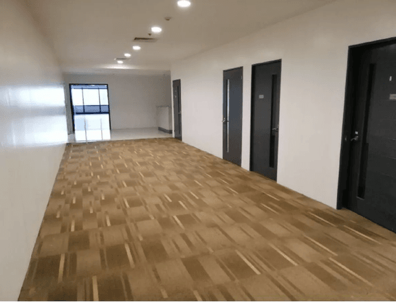 For Rent Lease Semi Fitted Office Space BGC Taguig 800sqm