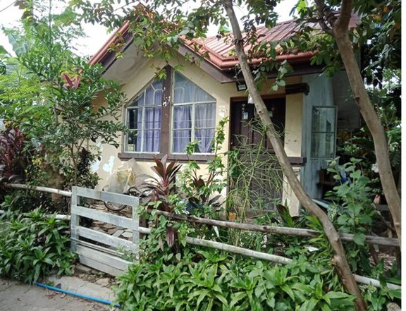 Discounted Single Detached Old House & Lot For Sale By Owner in Tanza
