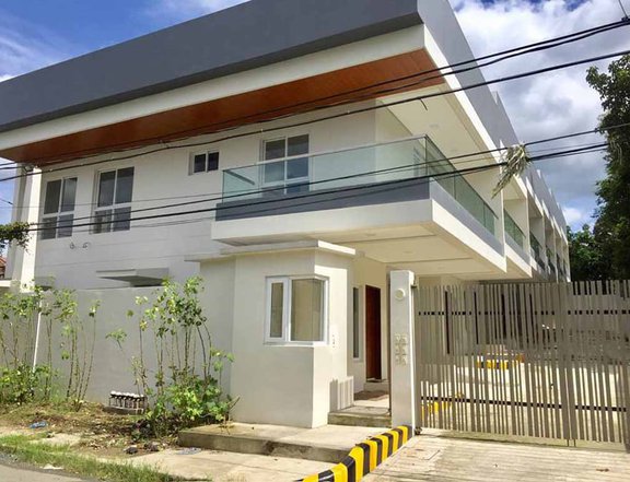 3-bedroom 2 Storey Townhouse For Sale in Commonwealth Quezon City / QC