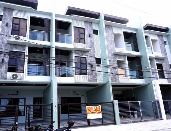 4 bedroom 3 Storey  Townhouse For Sale in Tandang Sora Quezon City