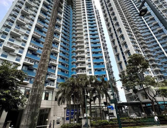 Foreclosed 1 BR at The Trion Towers, BGC