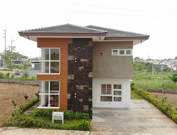 ELEGANT SINGLE DETACHED HIGH CEILING HOUSE!