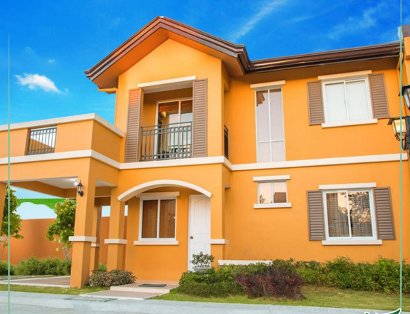 5 Bedroom Single Attached House For Sale in Cauayan Isabela